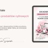 Okładka kursu „Akademia Produktów Cyfrowych – System sprzedaży plików cyfrowych” z laptopem, smartfonem z ikoną PDF i minimalistycznym różowo-czarnym designem.